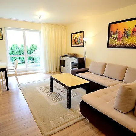 Daire Victus Apartamenty, Okrzei