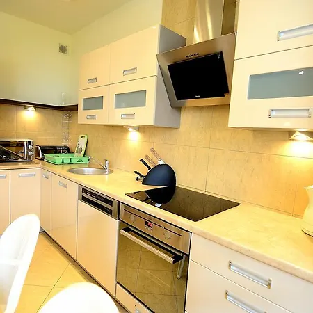 Daire Victus Apartamenty, Okrzei