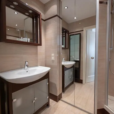 Victus Apartamenty, Okrzei 公寓 *