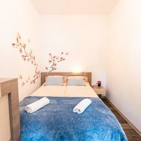 Daire Victus Apartamenty, Okrzei *